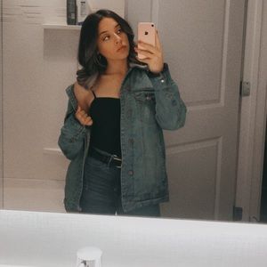 Meet your Posher, Thalia